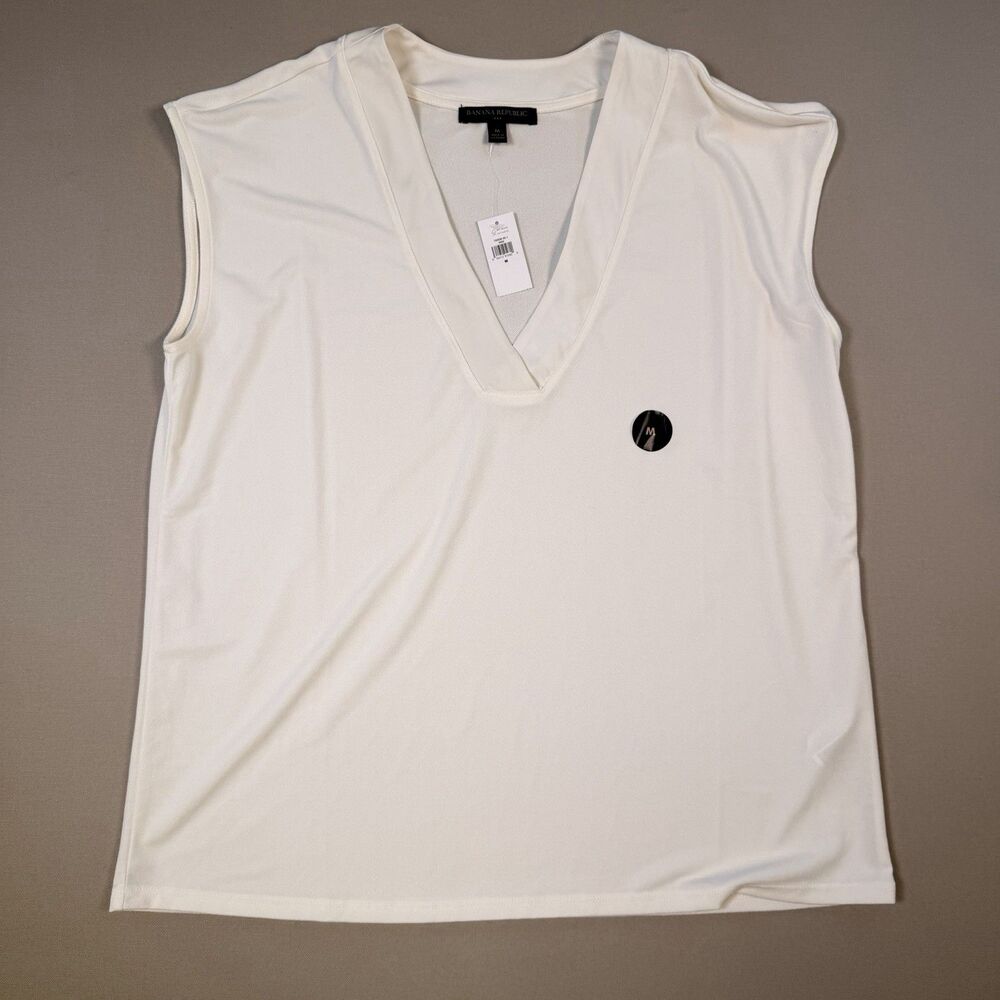 New Banana Republic Sleeveless V-Neck Blouse Size Medium Regular Cream